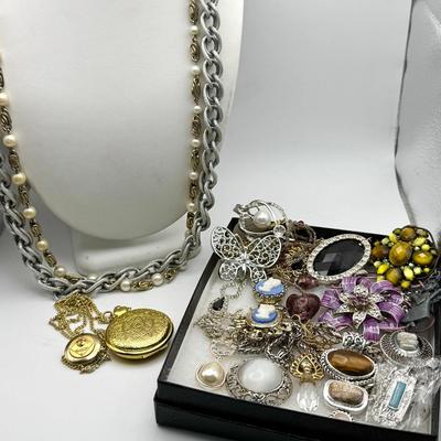 Costume Jewelry Lot