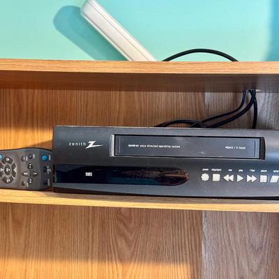 Zenith VCR With Remote