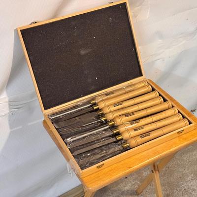 Eight Piece Windsor Design Chisel Set- Like New 