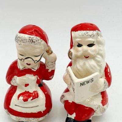 Vintage Christmas Salt & Pepper Shakers Made In Japan