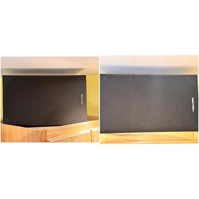 Pair Of Realistic MC-1800 Speakers 