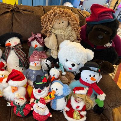 Christmas Plushes & More Lot