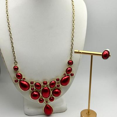 Windsor Red Bib Necklace & Clip On Earrings 