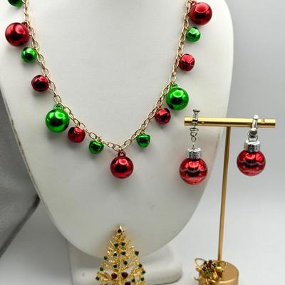 Christmas Jewelry Lot