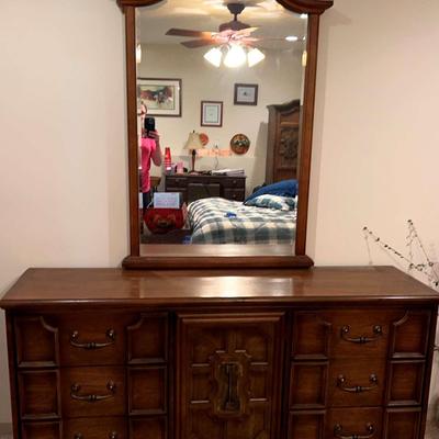 Vintage Stanley Furniture Chest of Drawers + Mirror