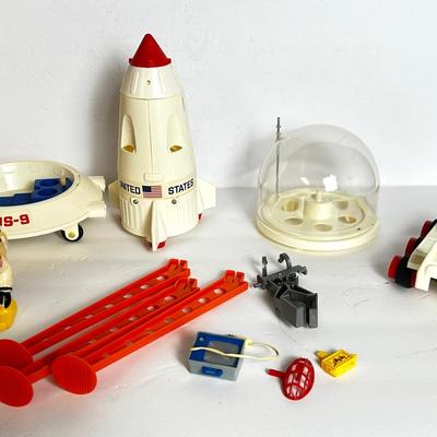 Vintage Eldon Billy Blastoff Space Toy Playset 