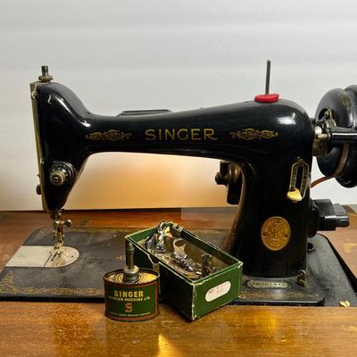 Vintage 1940s Singer Featherweight 221 Sewing Machine  & Sewing Table