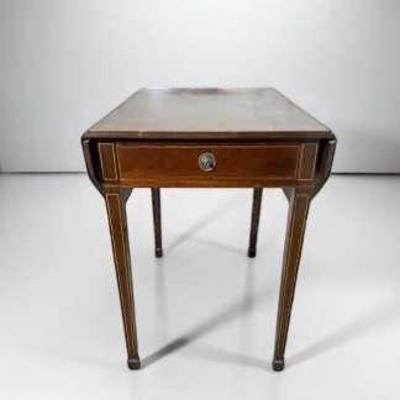 Federal Style Mahogany Inlay Drop-leaf Side Table