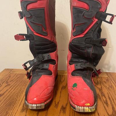 Thor Quadrant Motocross Boots in Red and Black Size 12