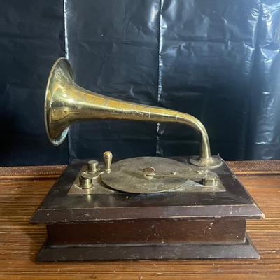 Vintage Gramophone-Style Music Box with Hidden Storage