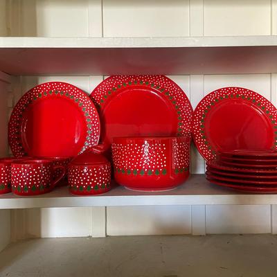 Waechtersbach Germany Holiday Dinnerware Set