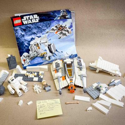 LEGO 8089 Hoth Set *MAY NOT BE COMPLETE