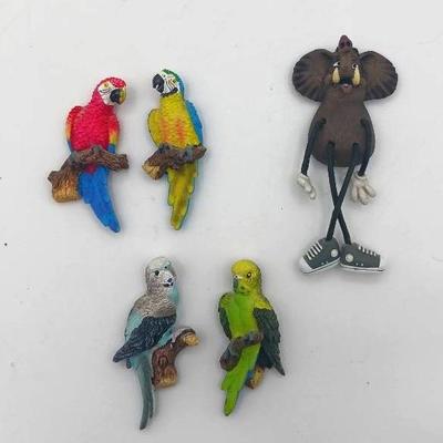 (5) Animal Magnets