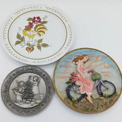 (3) Decorative Plates & Wall Art