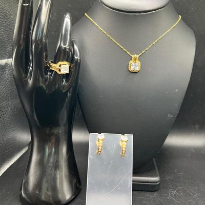 Sparkling Vintage Avon Costume Jewelry — Pendant, Ring & Earrings Complete Set