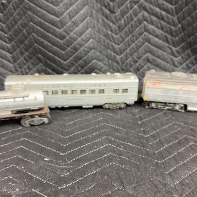 LIONEL 2023 O GAUGE ENGINE, Lionel 2422 Chatham Pullman passenger car, 