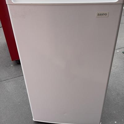 Sanyo Mini Fridge 