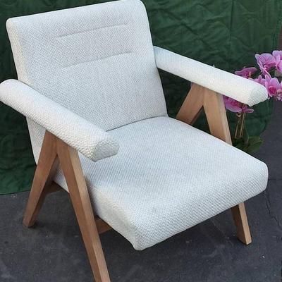 Vesta Lausanne Linen Lounge Chair