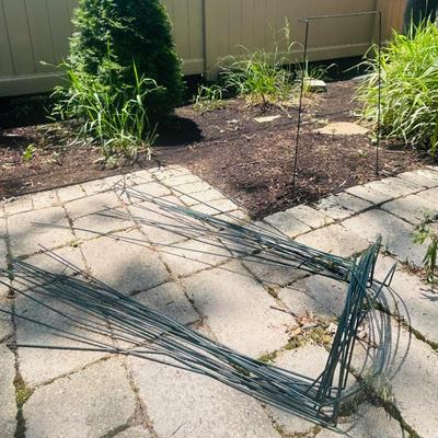 Tomato plant holders