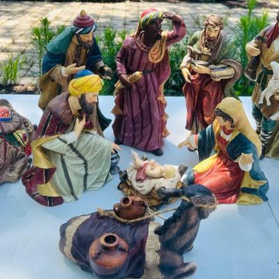 Grandeur Noel Nativity Set