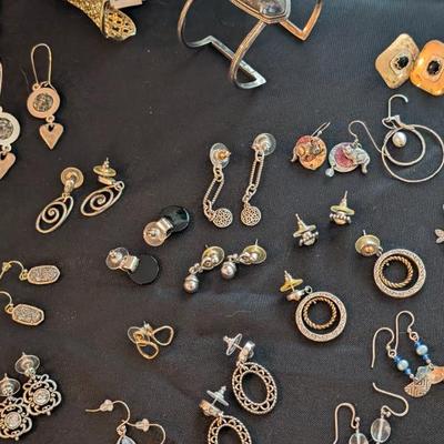 Sale Photo Thumbnail #143