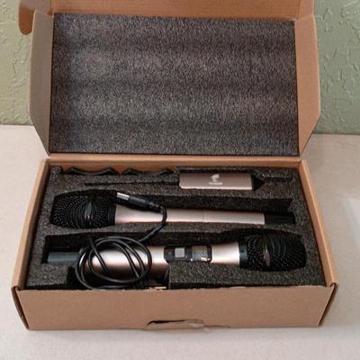 Like New Tonor T W 630 Wireless Microphone Set