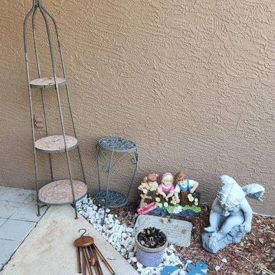 8pc Lawn & Garden Decor & Plant Stands - 55" & 21" tall