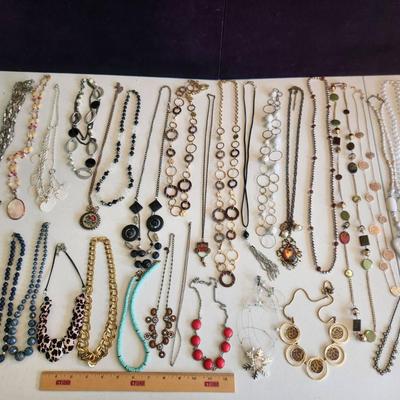 32pc Costume Jewelry Necklaces, Some Vintage