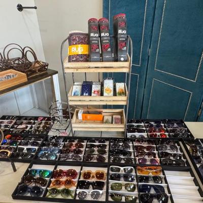 Sale Photo Thumbnail #15: Designer Sunsunglasses! 