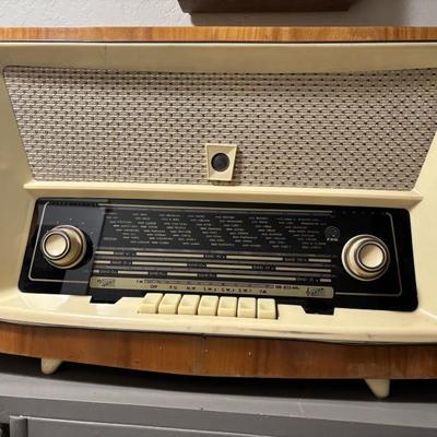 Sale Photo Thumbnail #2: Antique Radio 