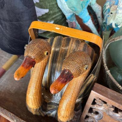 Sale Photo Thumbnail #32: Wicker Swan Basket 
