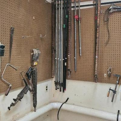 Pipe clamps.