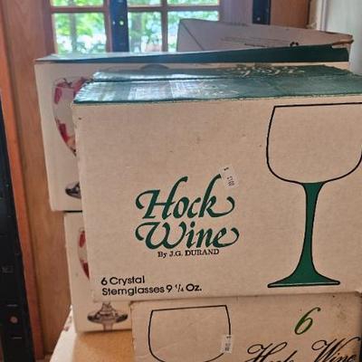 Unopened wine glasses 