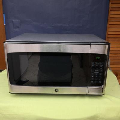 GE Microwave Oven 950 Watts