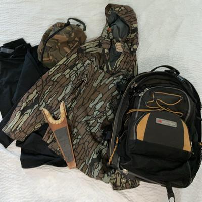 Hiking Suitcase/Backpack Combo With Mens XL Long Underwear & Cabellas Rainsuit