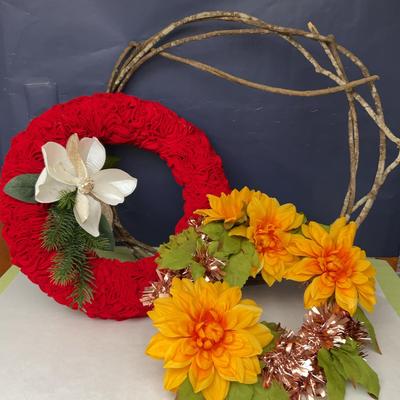 Wreaths & Wreath Storage Bag