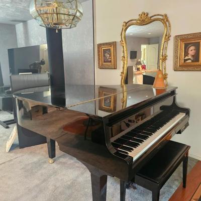 Sale Photo Thumbnail #5: Yamaha Grand Piano