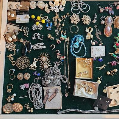 Sale Photo Thumbnail #57: Costume and fine jewelry