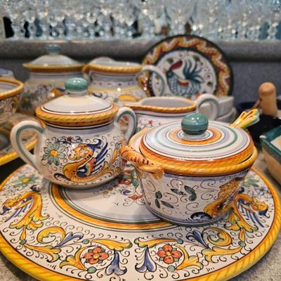 Sale Photo Thumbnail #87: Italian pottery