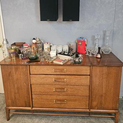 Sale Photo Thumbnail #10: MCM buffet with barware