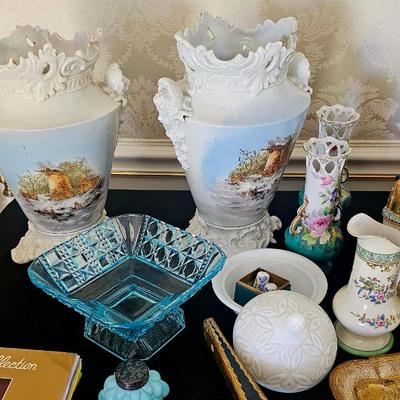 Sale Photo Thumbnail #9: Porcelain vases