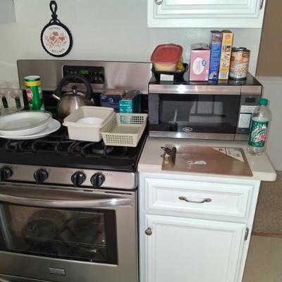 Sale Photo Thumbnail #94: Microwave