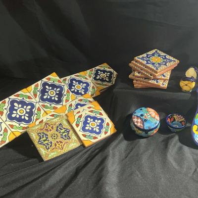 AY512E Southwestern Tiles And Kitchen Items