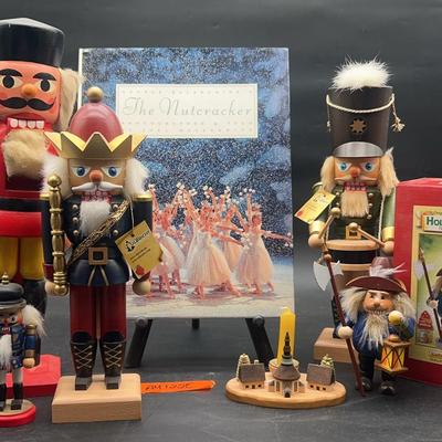 AY122E Kathe Wohlfahrt And Christian Ulbricht Nutcrackers 