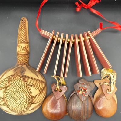 AY111E Vintage Collectibles
