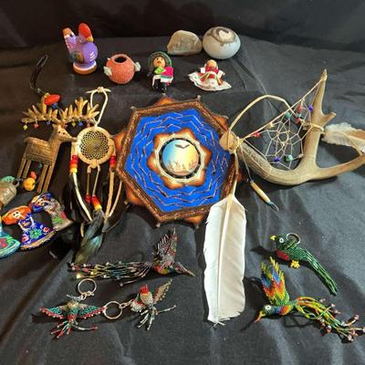 AY528E Dream Catchers And Aztec Inspired Decor