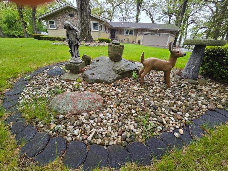 Sale Photo Thumbnail #194