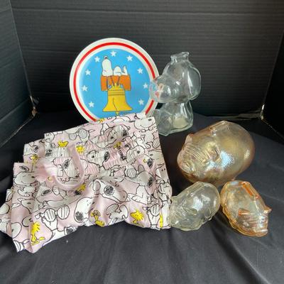 Snoopy Bicentennial Plate, Bank & Pj Pants With Vintage Anchor Hocking Glass Piggy Banks
