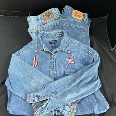 Women’s Eddie Bauer Denim Button Up Perfect For Fourth Of July With Denim Jeans