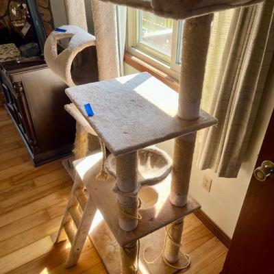 Sale Photo Thumbnail #25: Cat trees